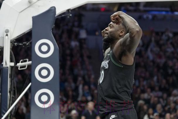 字母哥25分8板5助 雄鹿106-139不敌森林狼 兰德尔29分